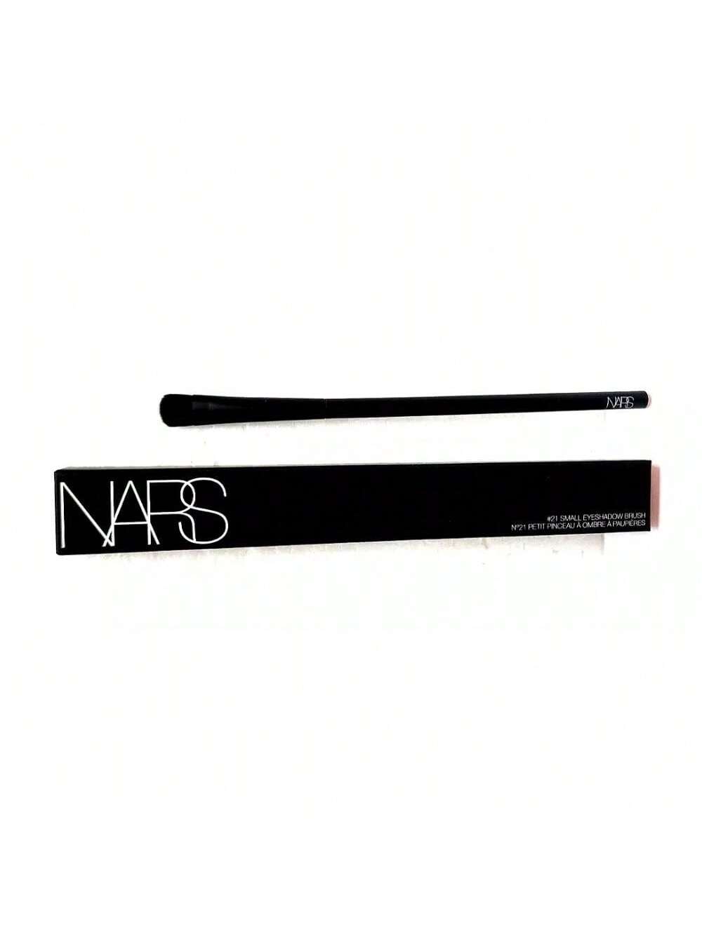 #21 Small Eyeshadow Brush by Nars 194251005379